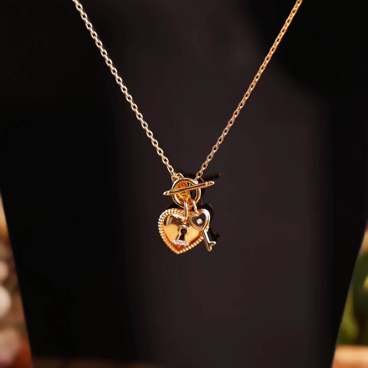 Fontenay Necklace with Rose Basket n Chocolate