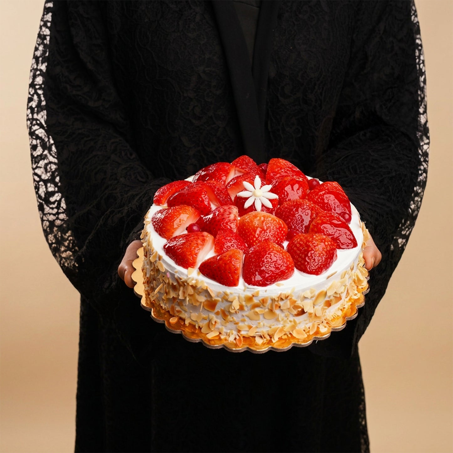 Almond Flakes Cake With Strawberries