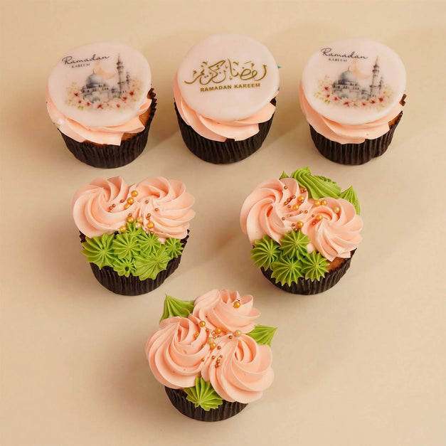6 Noor Bloom Vanilla Cupcakes