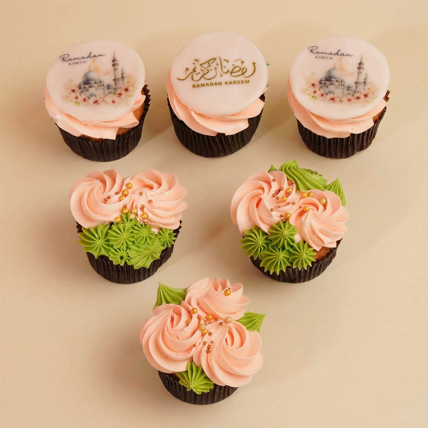 6 Noor Bloom Vanilla Cupcakes