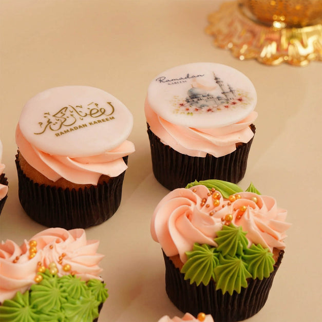 6 Noor Bloom Vanilla Cupcakes