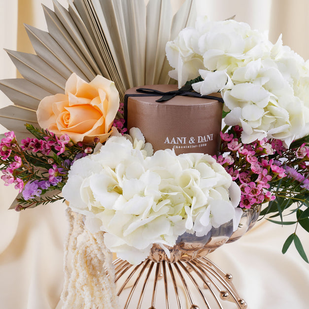 AANI & DANI Chocolates n Hydrangea Vase