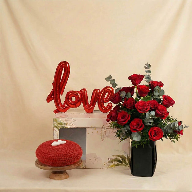 LOVE Box | Roses & Chocolate Cake for Love