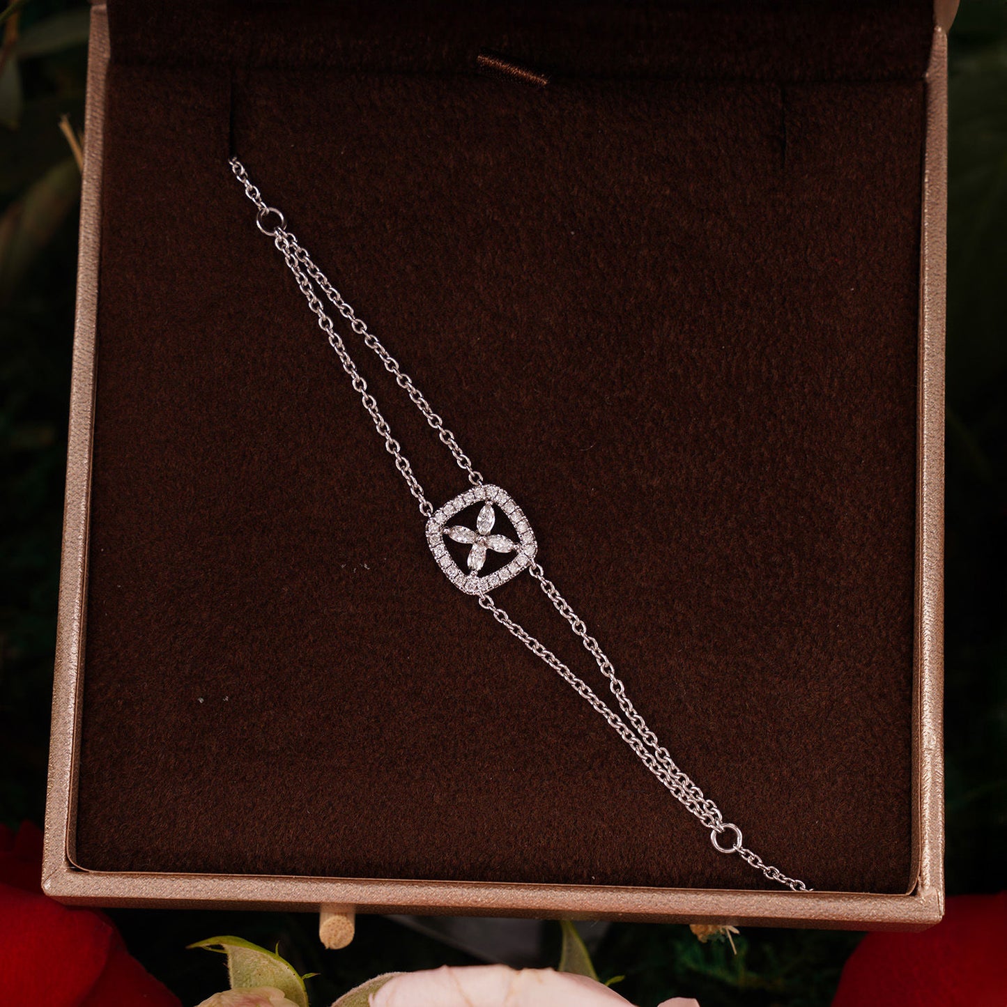 KOOHEJI White Gold & Diamond Bracelet with Roses