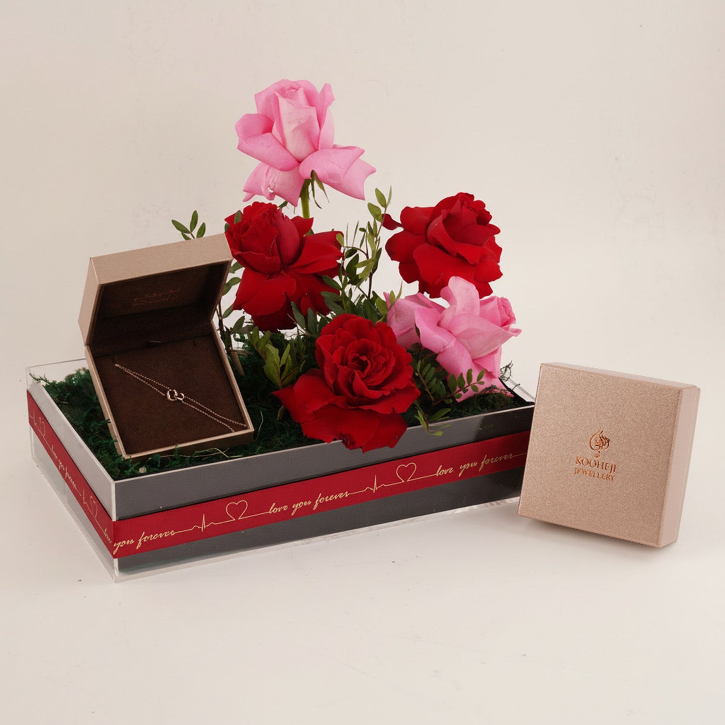 KOOHEJI Gold & Diamond Bracelet with Roses