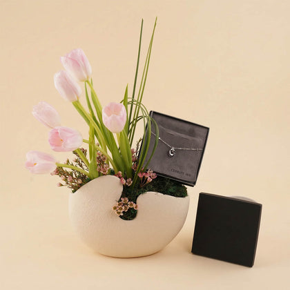 Tulip Masterpiece Vase with Cerruti Bracelet for Her