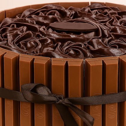 KitKat Wrapping Chocolate Cake