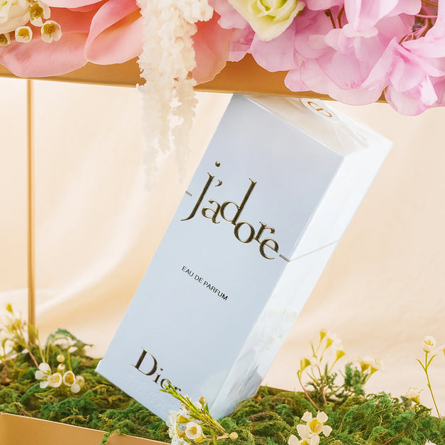 Jadore Dior Perfume For Her With Floral Stand n Chocolates