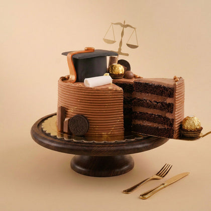 Law Garduation Celebration Chocolaete Cake