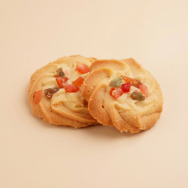 Hajj Welcome Gift with Cookies and White Flowers