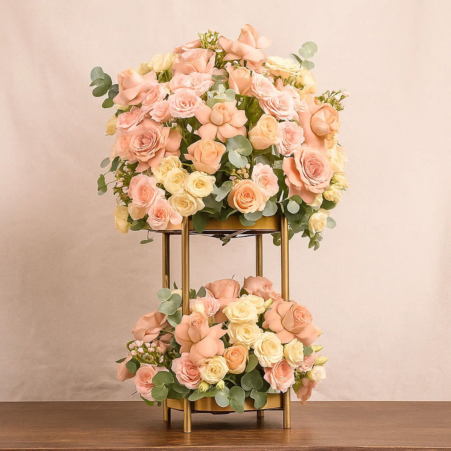 Cappuccino Roses Beauty Stand