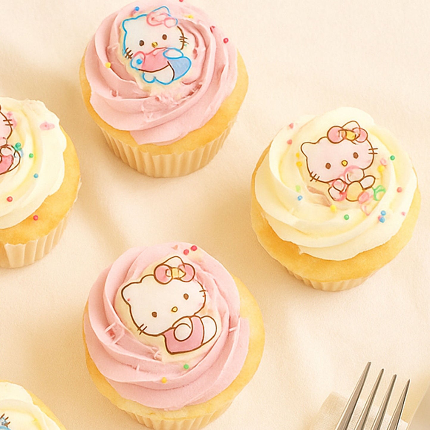 Hello Kitty Cupcakes